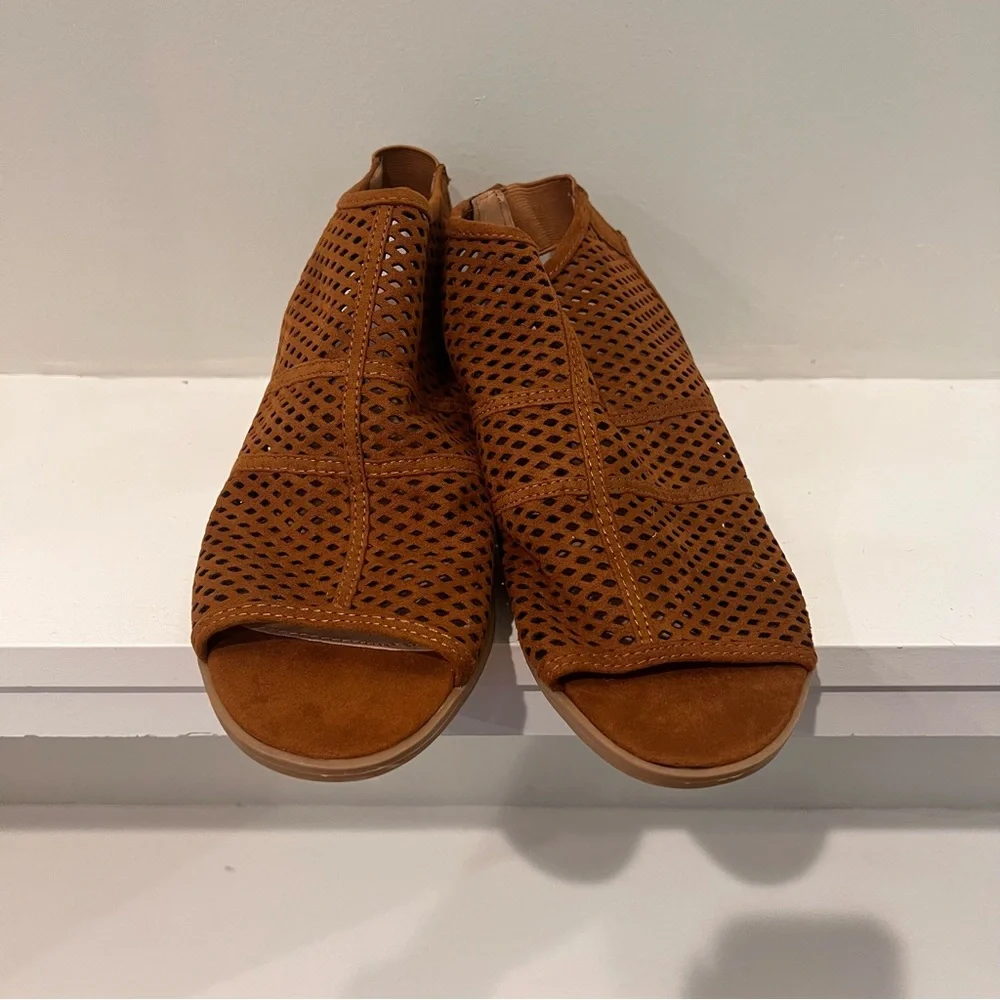 Like New Payless Sandals - Picture 2 of 6